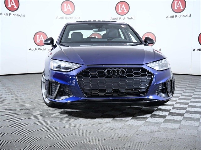 2022 Audi A4 45 S line Premium Plus photo 2