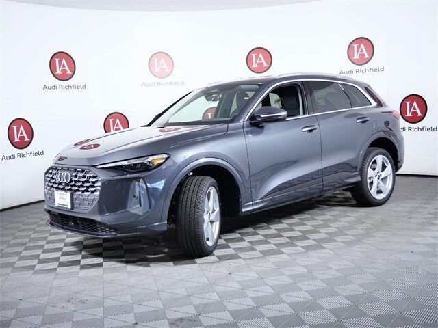 2025 Audi Q5 2.0T Premium Plus photo 3