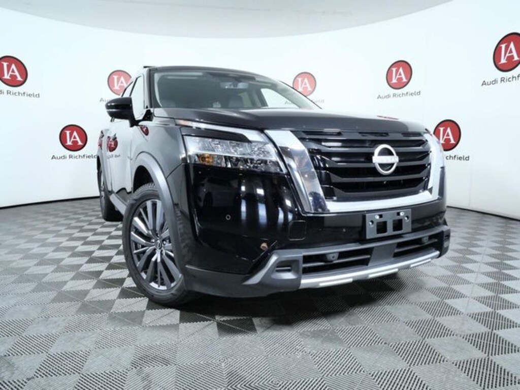 Used 2024 Nissan Pathfinder SL SUV