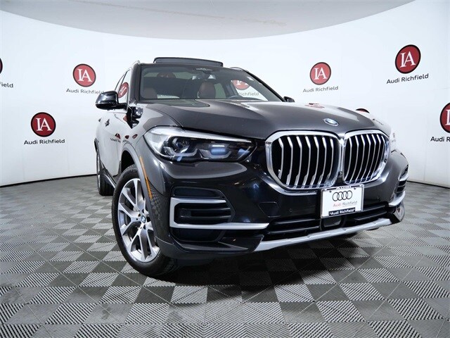 Used 2022 BMW X5 40i with VIN 5UXCR6C04N9K62302 for sale in West Allis, WI