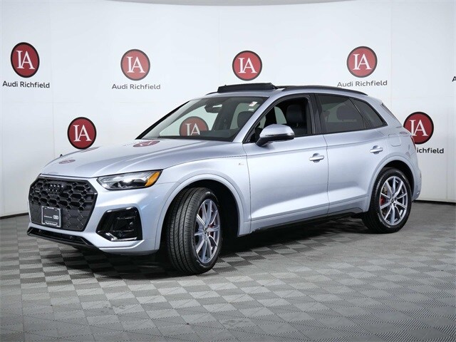 2024 Audi Q5 55 Premium Plus photo 3
