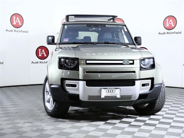 2022 Land Rover Defender 110 SE photo 3
