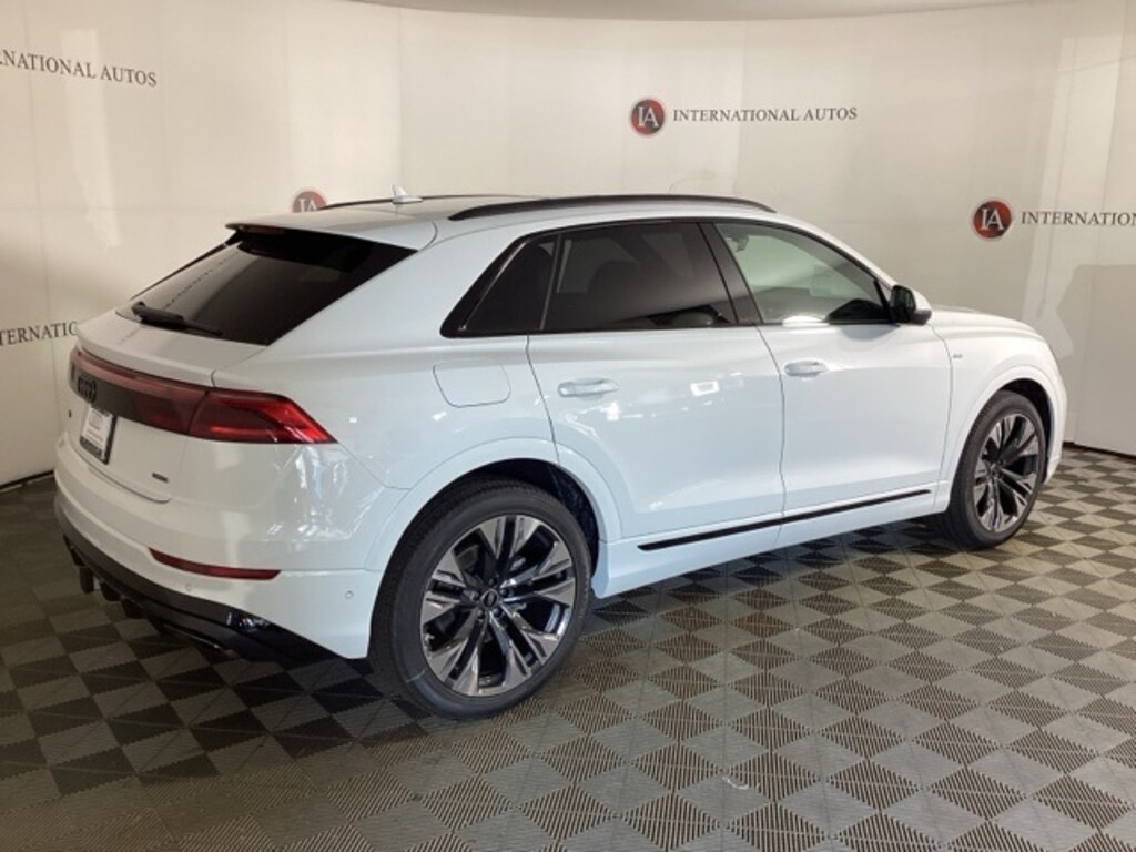 New 2025 Audi Q8 55 Prestige SUV