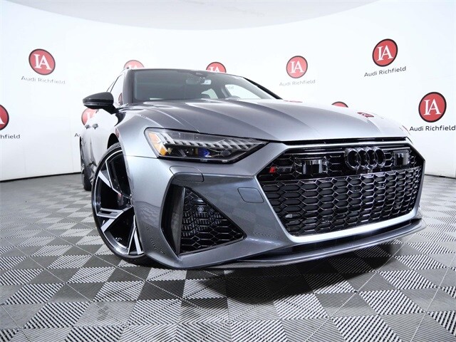 2022 Audi RS 6 Avant Base photo 2