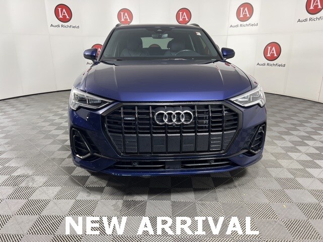 2023 Audi Q3 S line Premium Plus photo 2