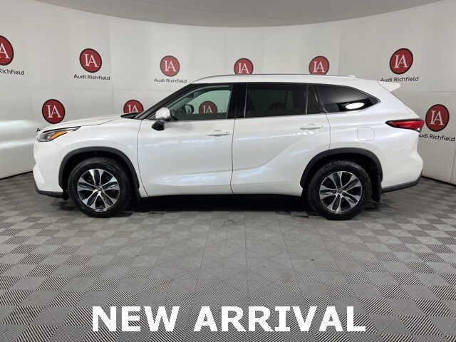 2020 Toyota Highlander XLE photo 4