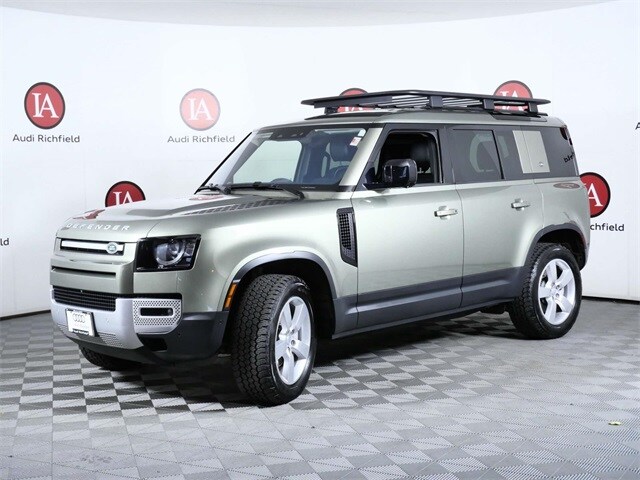 2022 Land Rover Defender 110 SE photo 4