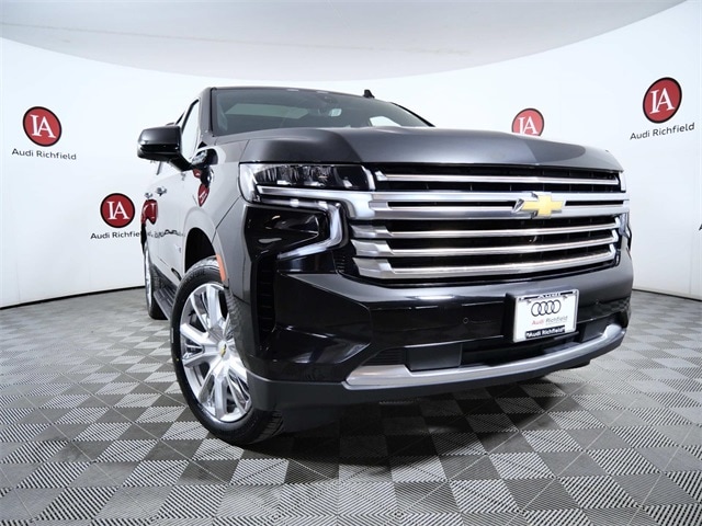 Used 2022 Chevrolet Tahoe High Country with VIN 1GNSKTKL2NR159270 for sale in West Allis, WI