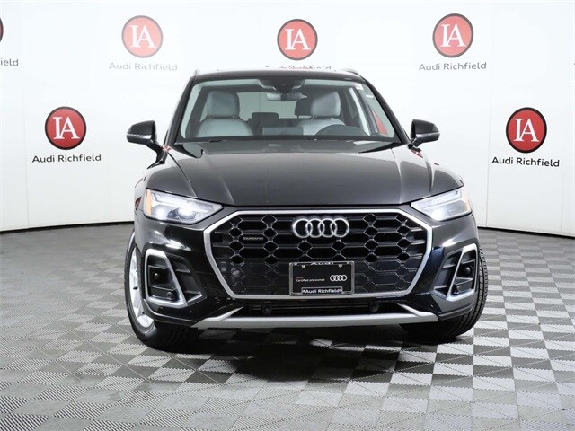 2022 Audi Q5 45 S line Premium photo 2