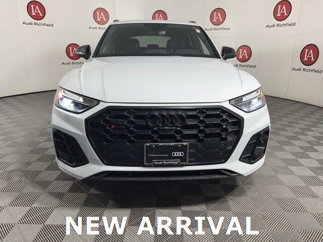 2022 Audi SQ5 Premium Plus photo 2