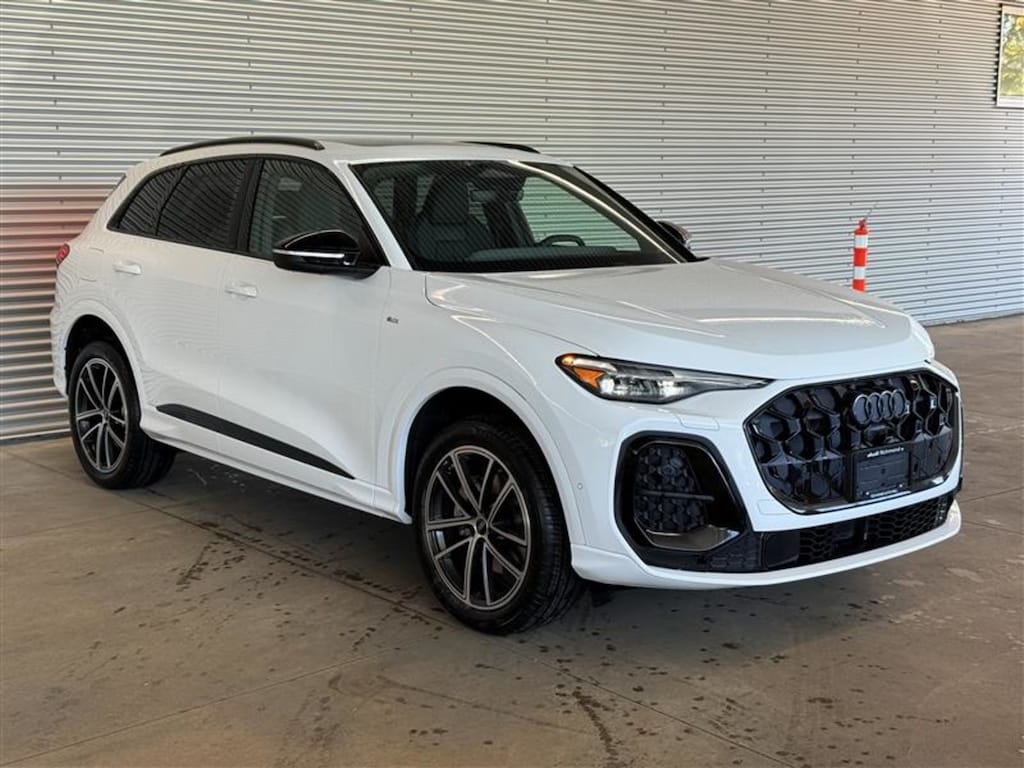 New 2025 Audi 2.0T Technik SUV