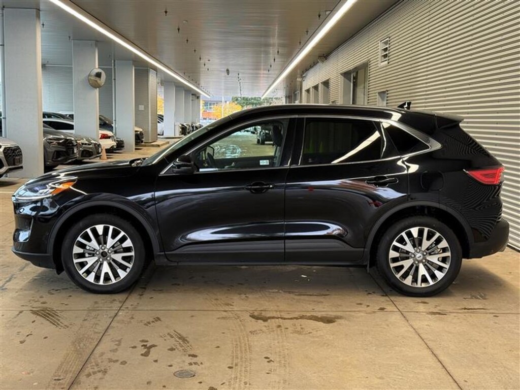 Used 2020 Ford  Titanium Hybrid SUV