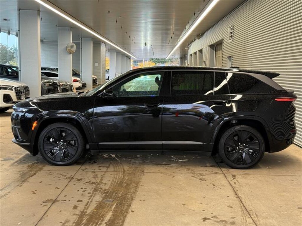 Used 2024 Jeep  Launch Edition SUV