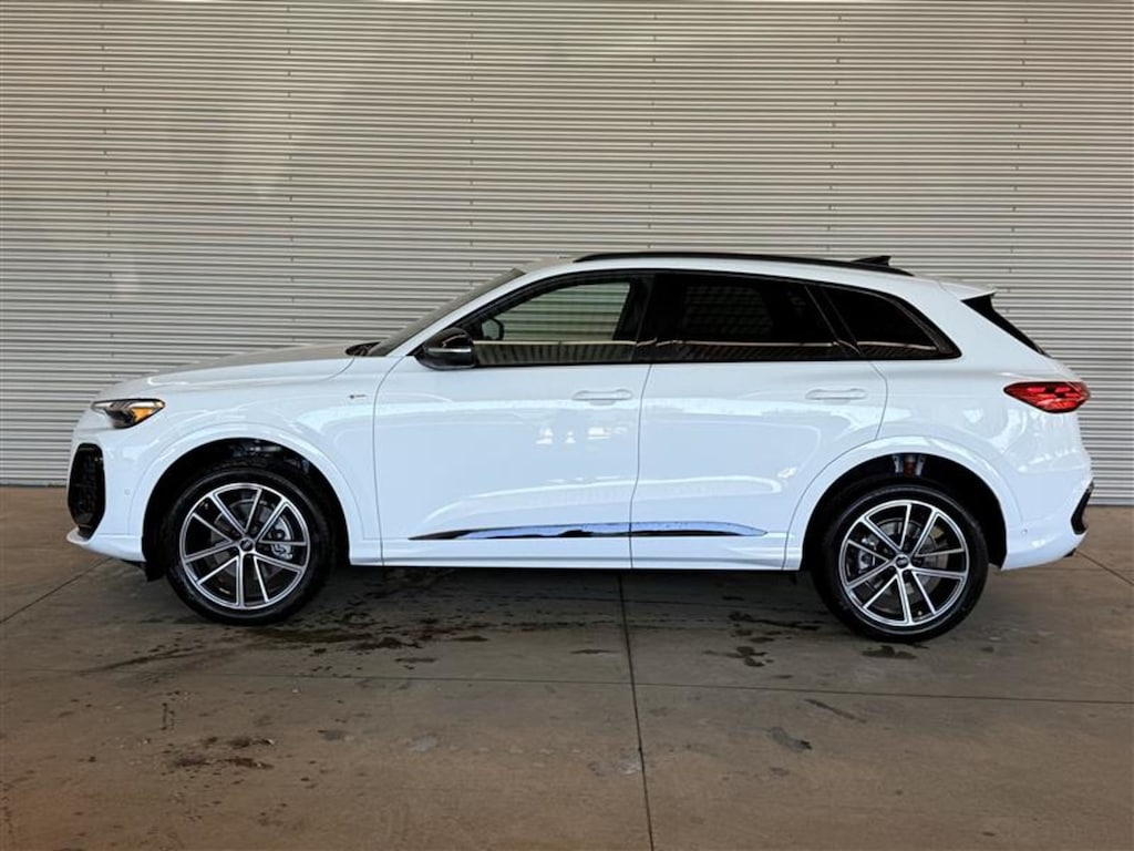 New 2025 Audi 2.0T Technik SUV