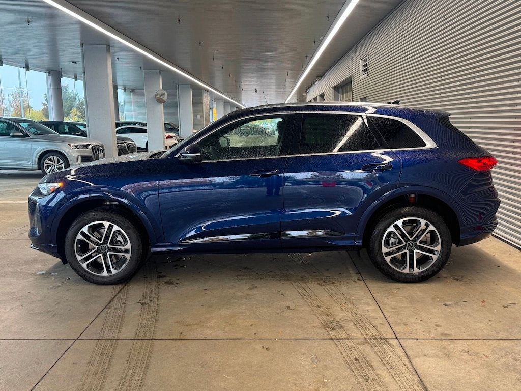 New 2025 Audi 2.0T Technik SUV