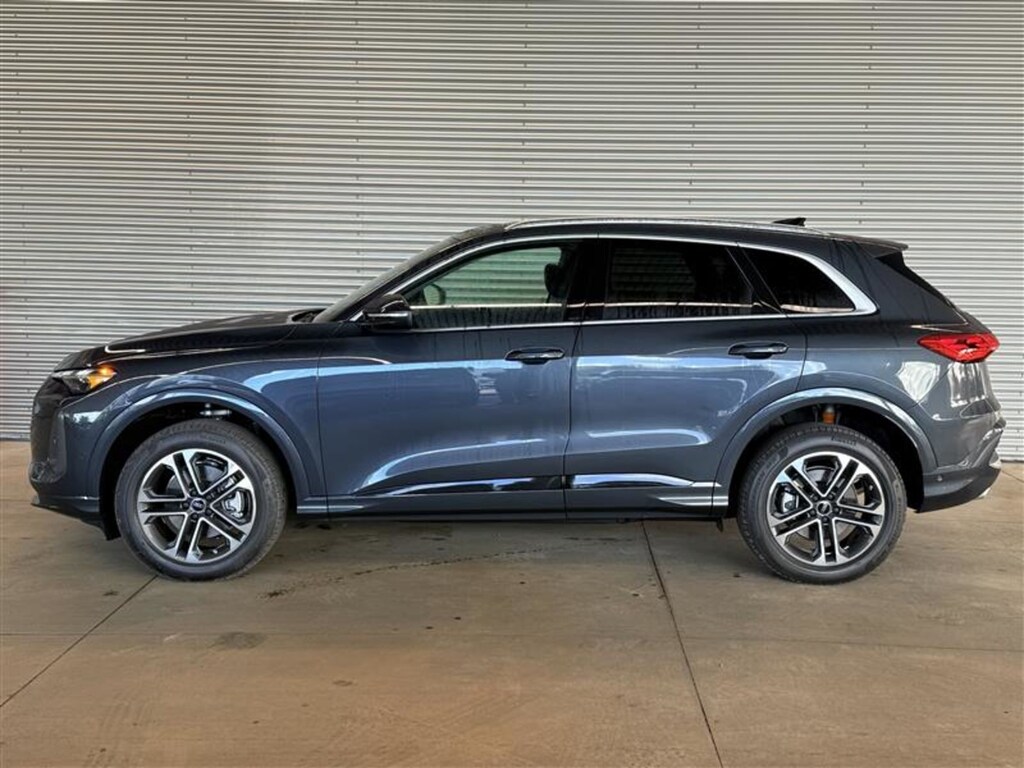 New 2025 Audi 2.0T SUV