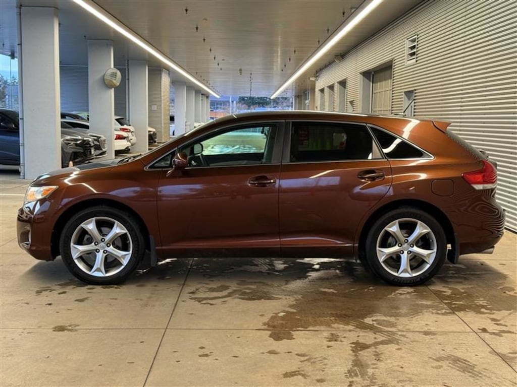 Used 2012 Toyota AWD V6 (A6) SUV