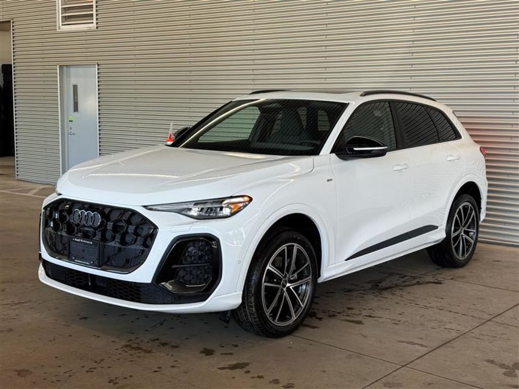 New 2025 Audi 2.0T Technik SUV