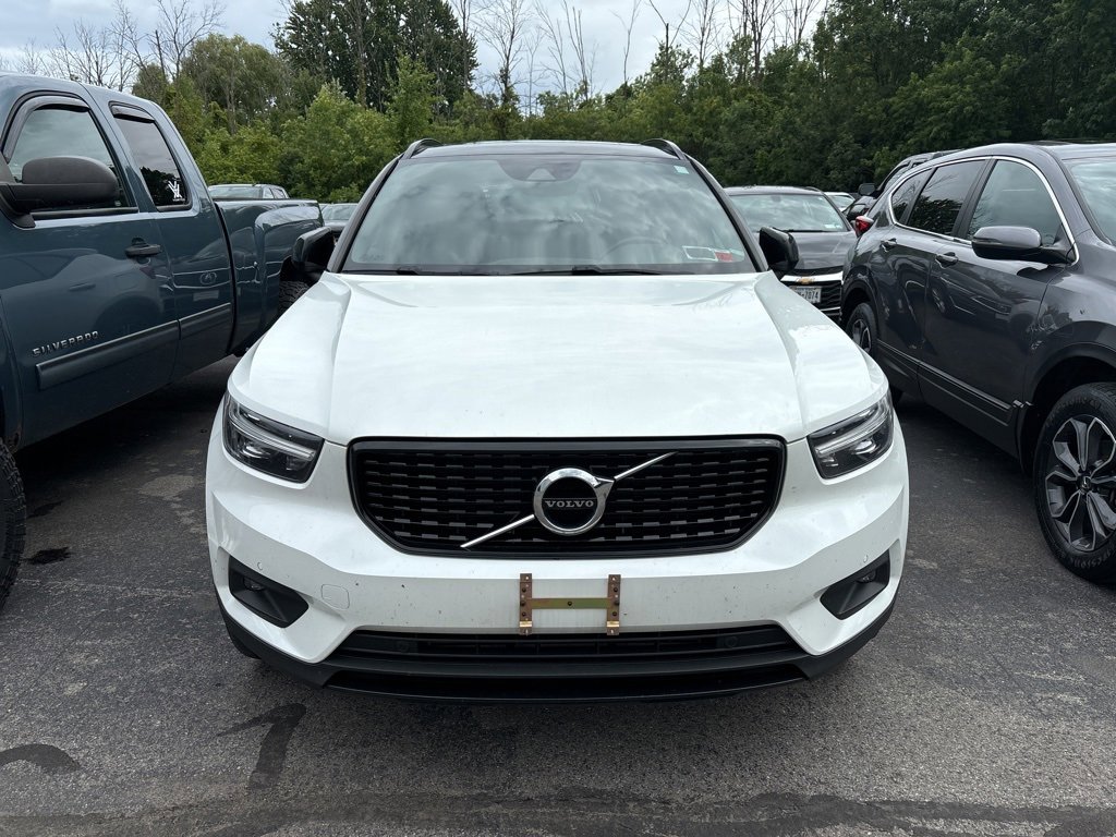 Used 2020 Volvo XC40 R-Design with VIN YV4162UM2L2179630 for sale in Rochester, NY