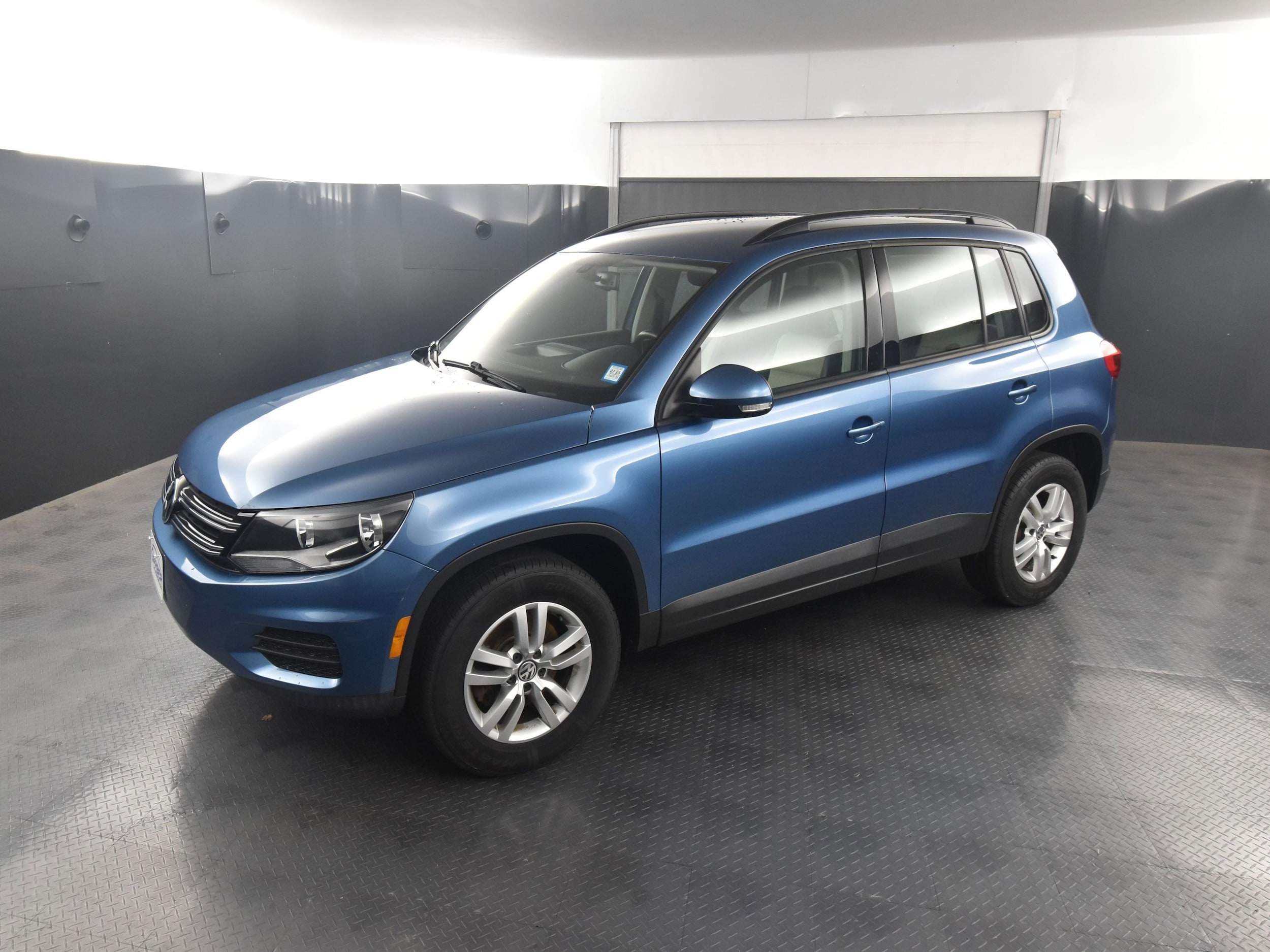 Used 2017 Volkswagen Tiguan Limited Base with VIN WVGBV7AX3HW502049 for sale in Rochester, NY