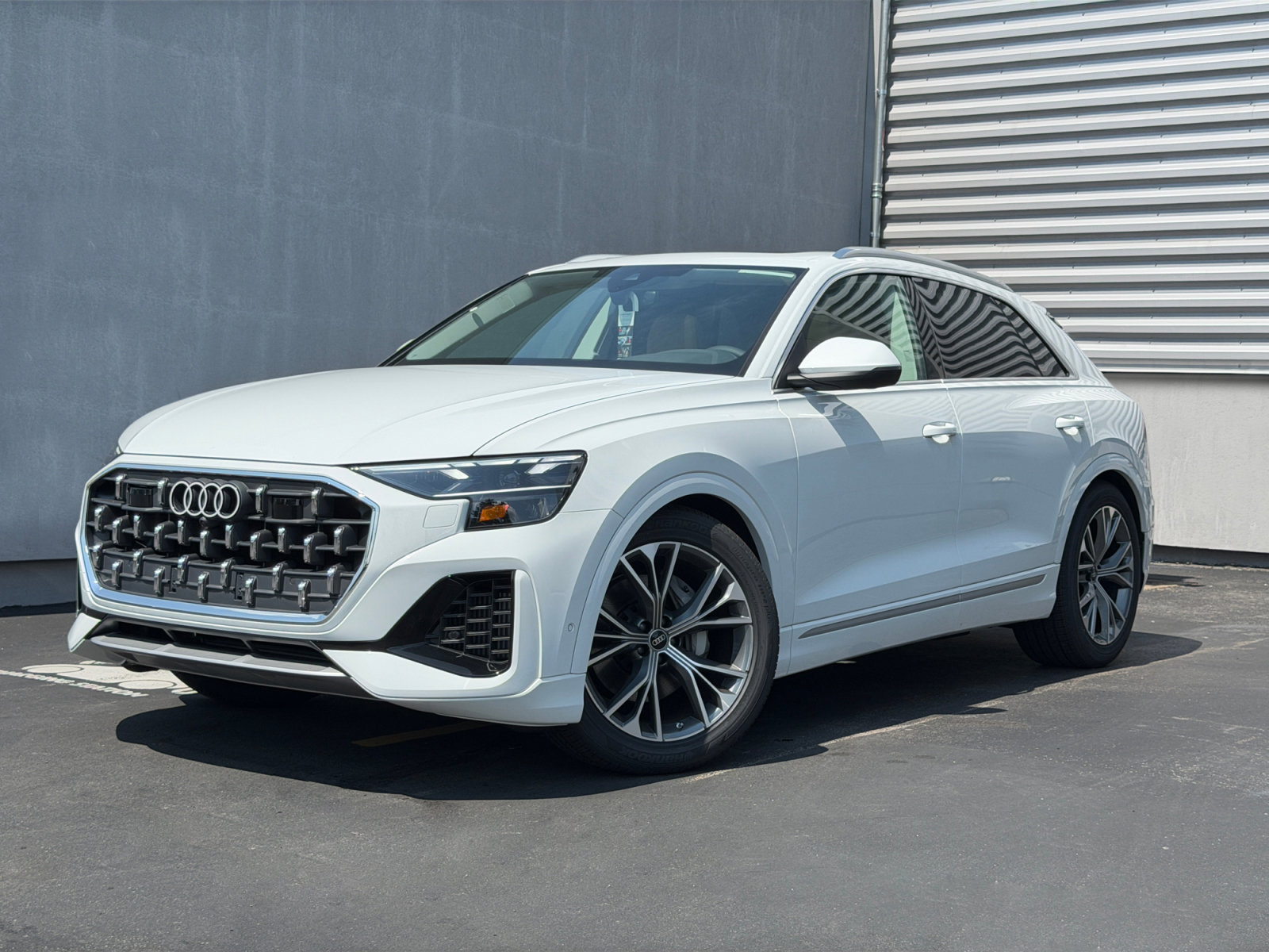  Audi Q8