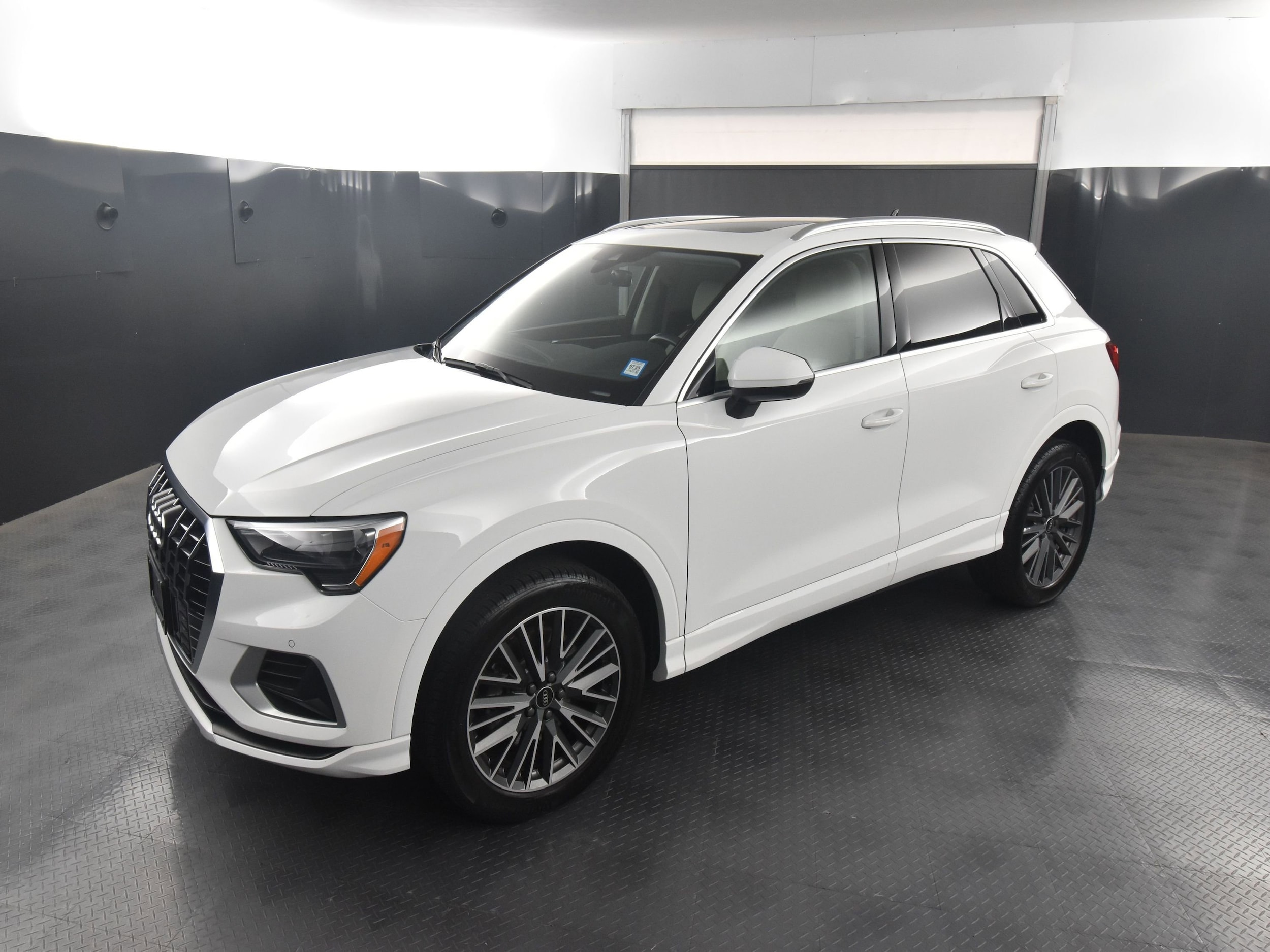Used 2022 Audi Q3 Premium with VIN WA1AUCF39N1000960 for sale in Rochester, NY