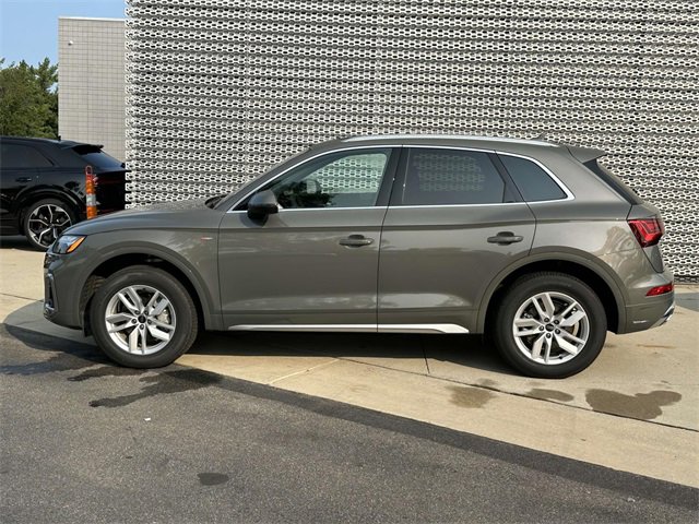 Used 2024 Audi Q5 Premium with VIN WA1GAAFY3R2050451 for sale in Rochester, MI