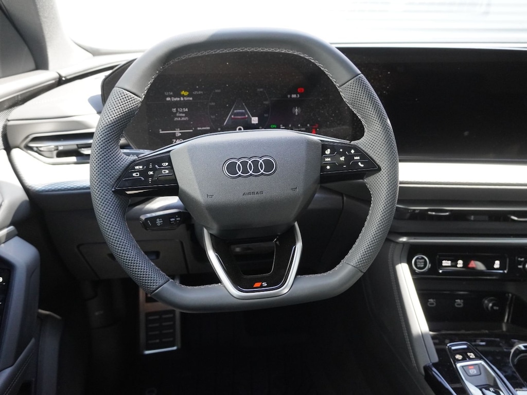 New 2025 Audi  2.0T Progressiv SUV