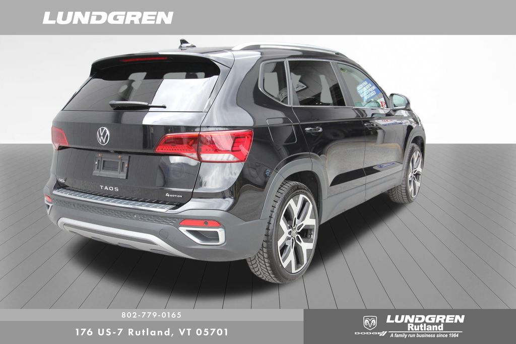 2022 Volkswagen Taos SEL photo 2