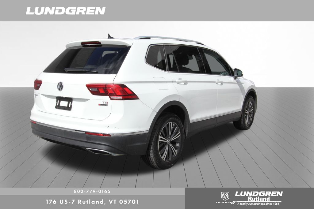 2018 Volkswagen Tiguan SEL photo 2