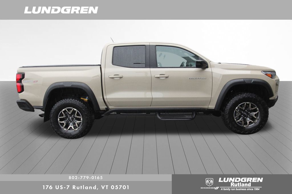 2024 Chevrolet Colorado ZR2 photo 2