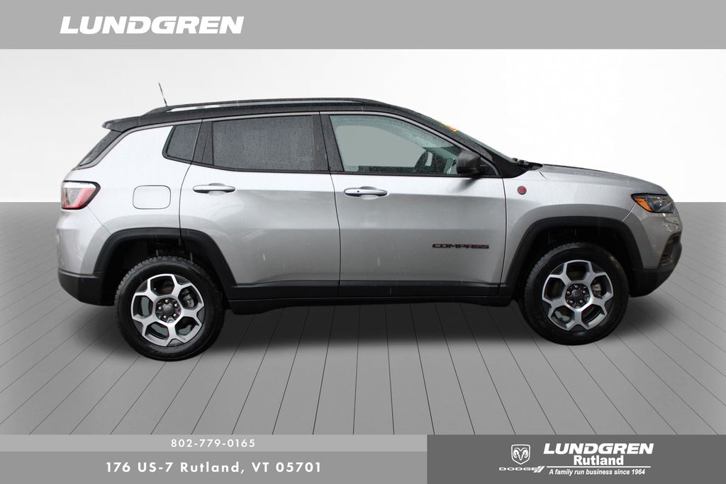 2022 Jeep Compass Trailhawk photo 2