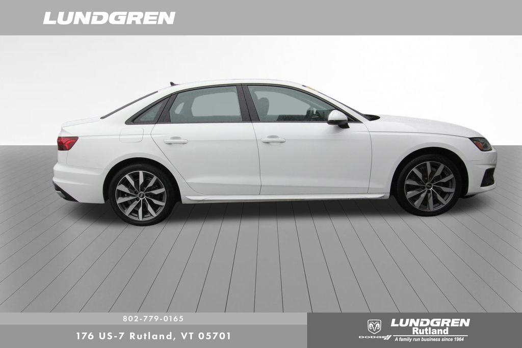 2022 Audi A4 40 Premium Plus Quattro photo 2