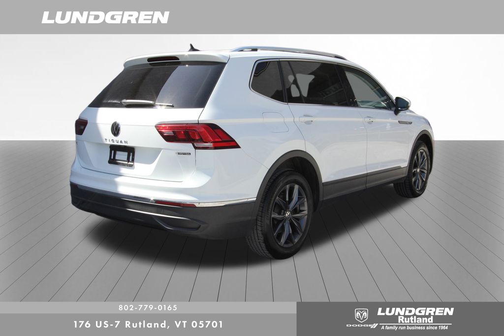 2022 Volkswagen Tiguan SE photo 3