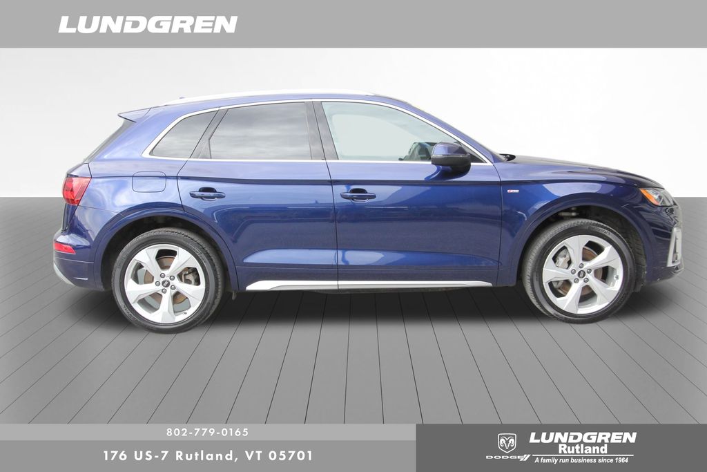 2022 Audi Q5 45 S line Premium photo 2