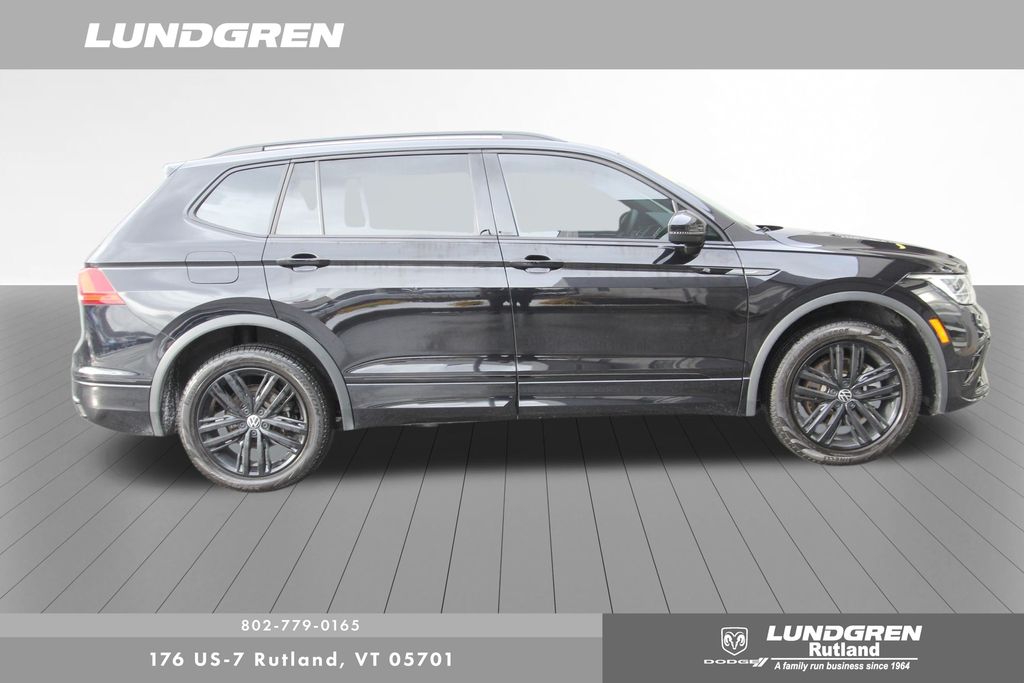 2022 Volkswagen Tiguan SE R-Line Black photo 2