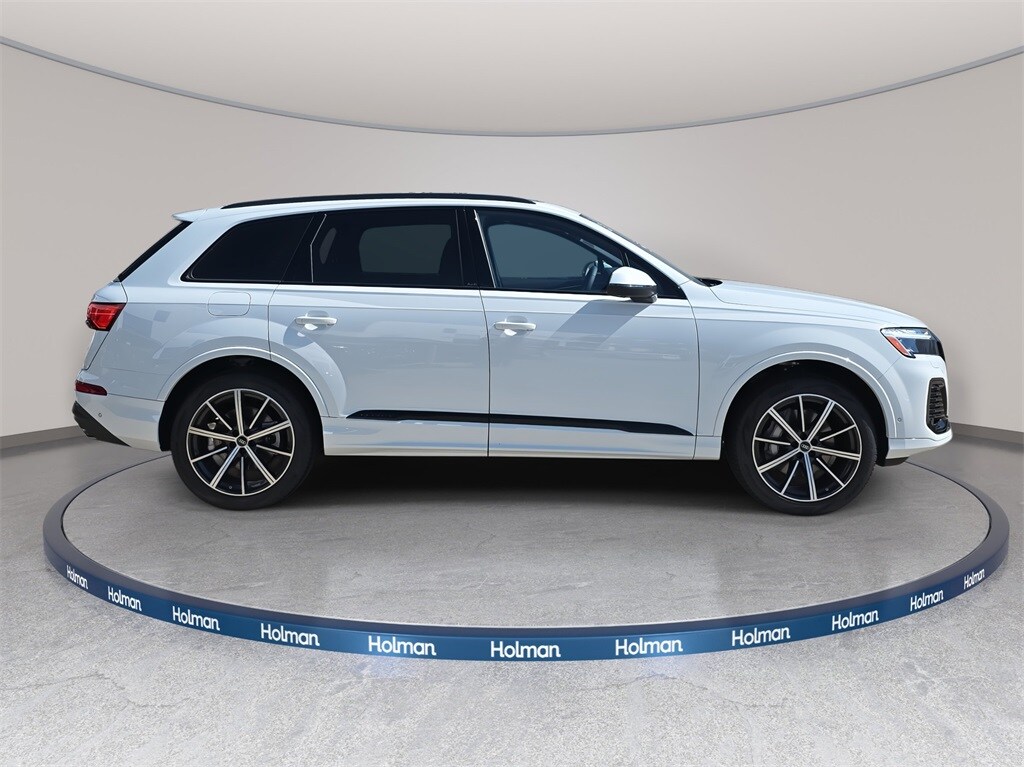 2025 Audi Q7 45 Premium Plus photo 2