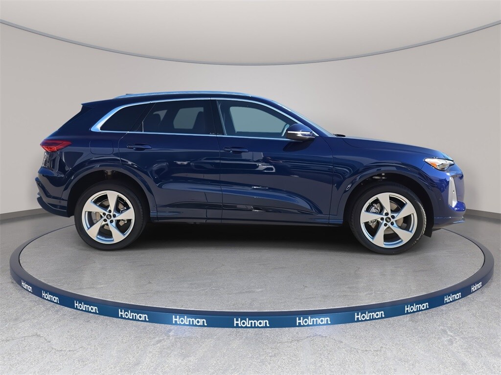 2025 Audi Q5 2.0T Premium Plus photo 2