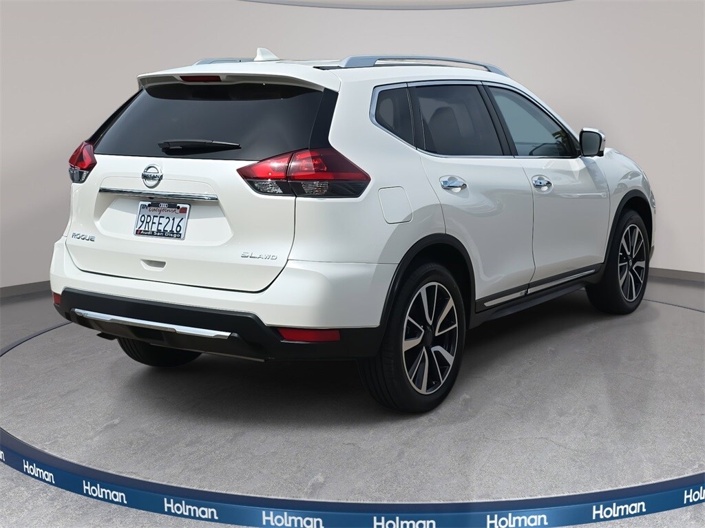 2018 Nissan Rogue SL photo 3