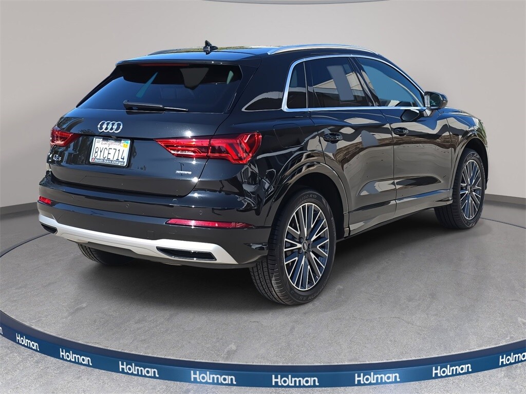 2022 Audi Q3 Premium photo 3