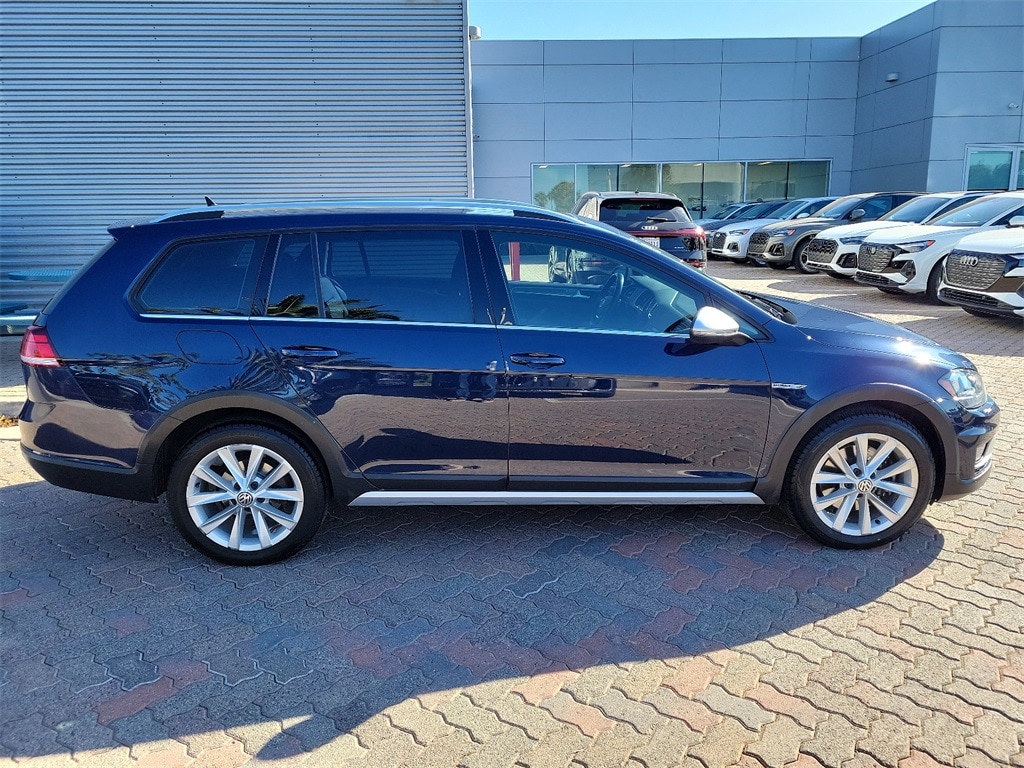 Used 2018 Volkswagen Golf Alltrack Alltrack SE with VIN 3VWH17AU2JM757729 for sale in San Diego, CA