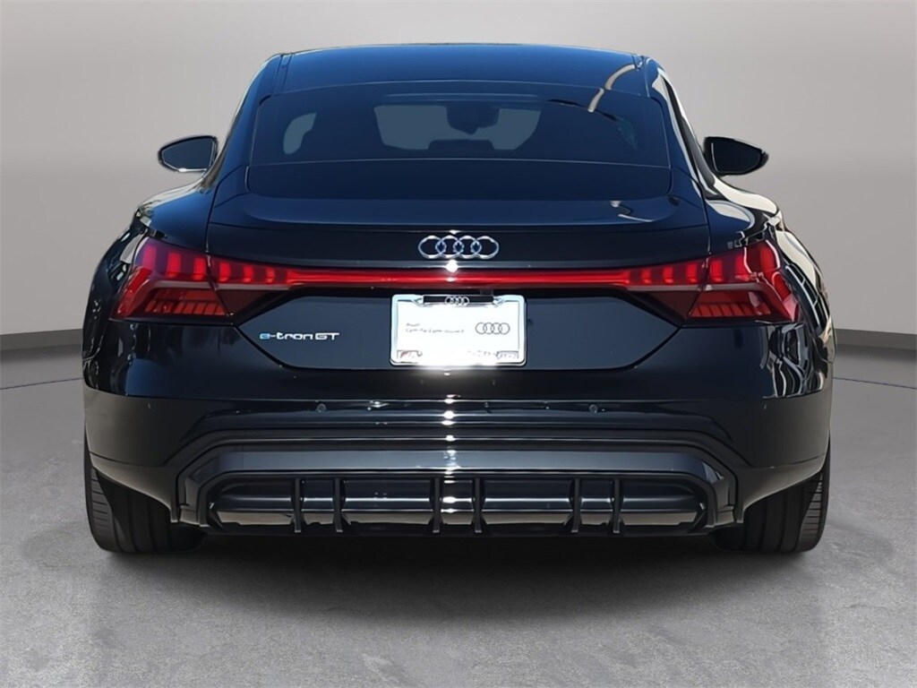 2023 Audi e-tron GT Premium Plus photo 4