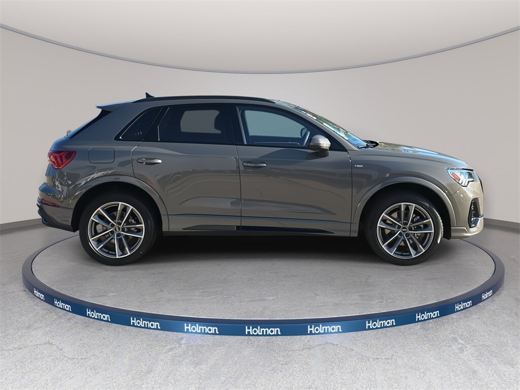 2025 Audi Q3 45 TFSI S line Premium photo 2