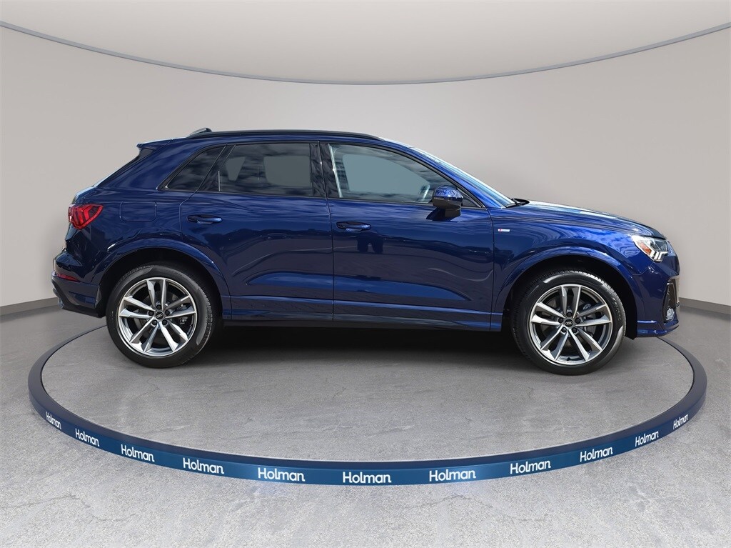 2024 Audi Q3 Premium Plus photo 2