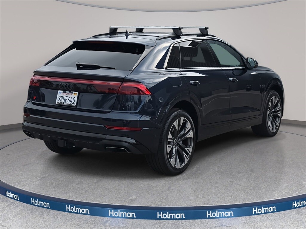 2024 Audi Q8 55 Premium Plus photo 2