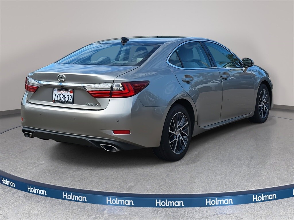 2017 Lexus ES 350 photo 3