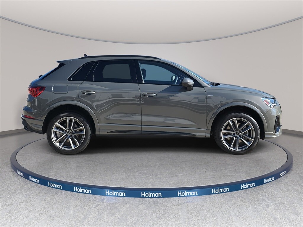 2025 Audi Q3 45 TFSI S line Premium photo 2