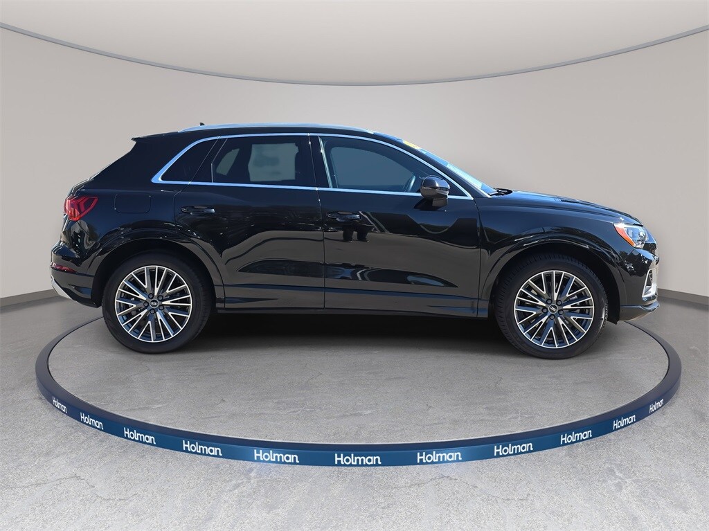 2022 Audi Q3 Premium photo 2