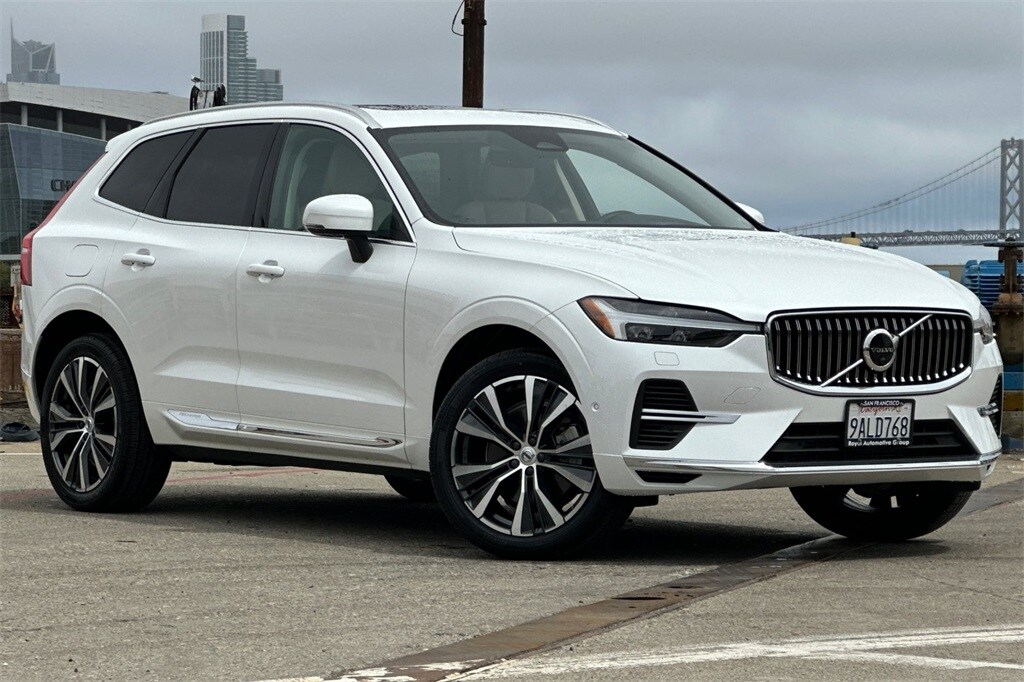 Used 2022 Volvo XC60 Recharge Plug-In Hybrid T8 Inscription Expression SUV