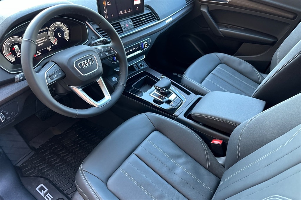 Image 7 of 2025 Audi Q5 40 Premium SUV